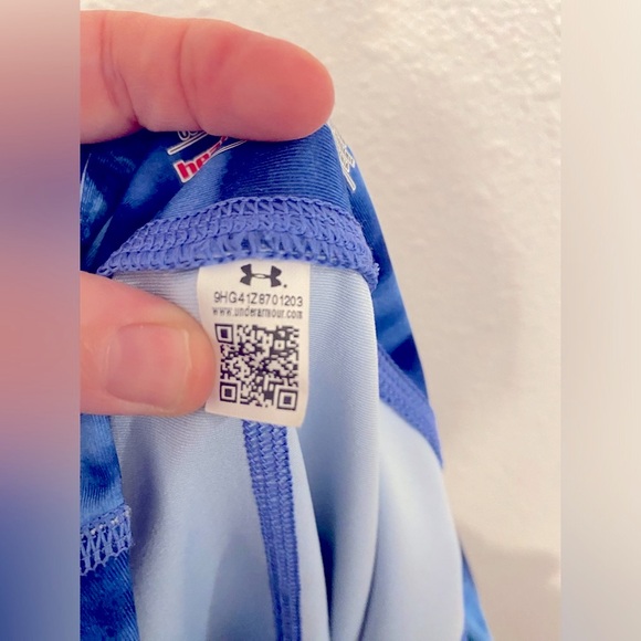 Women’s Under Armour Heatgear Blue Camo Workout Compression Capris Small Petite - Picture 5 of 6